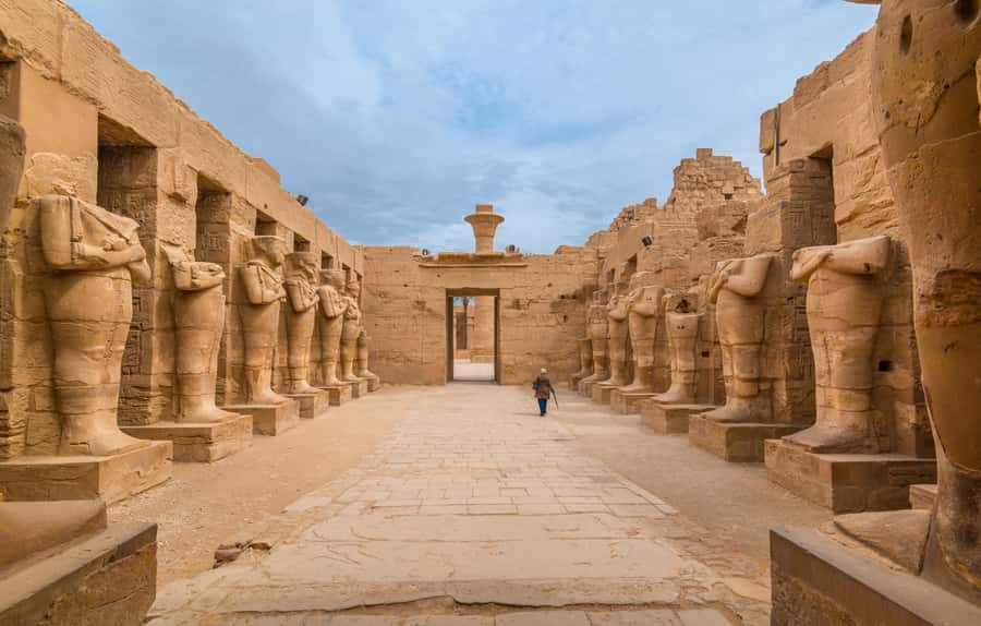 Luxor: East and/or West Banks Guided Tour with Lunch - Luxor Temple: the other big East Bank must-see