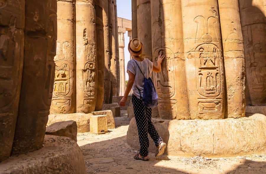 Luxor: East and/or West Banks Guided Tour with Lunch - Hotel pickup and the air-conditioned rhythm of the day