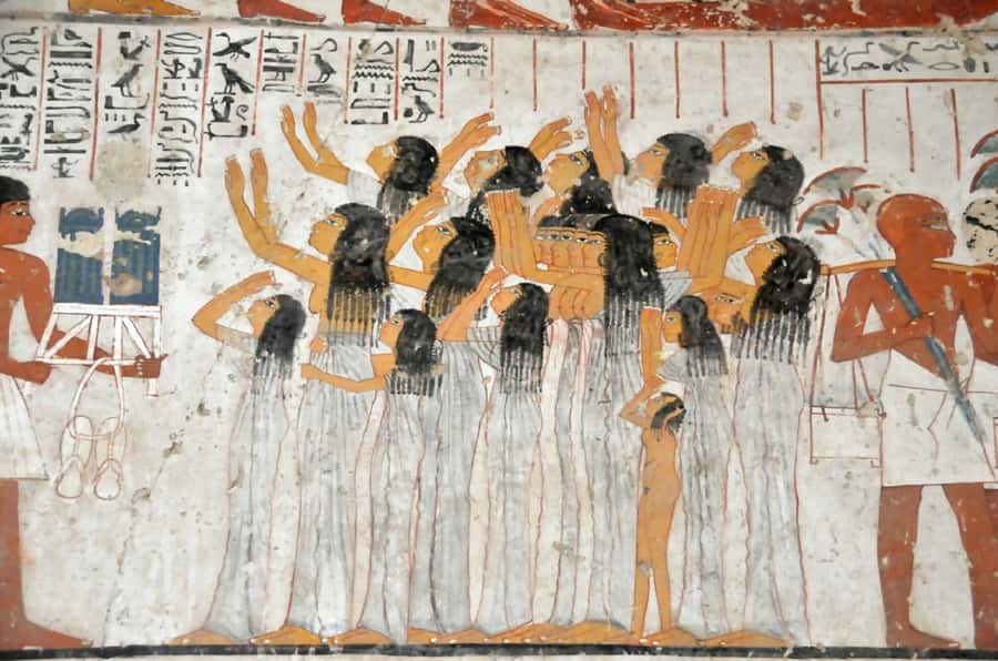 Luxor: Hot Air Balloon & Private tour to West bank and Lunch - Deir el-Medina: The Artisans’ Village Behind the Tombs