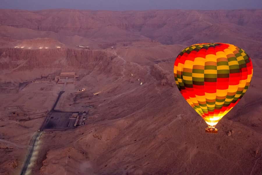 Luxor: Hot Air Balloon Ride Over Temple of Hatshepsut - On the West Bank: Coffee, Briefing, and Balloon Setup