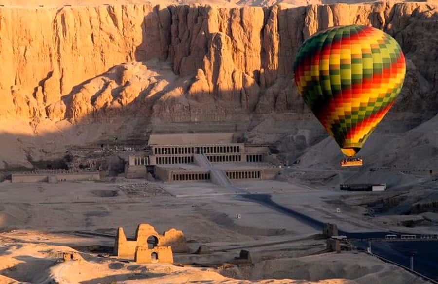 Luxor: Hot Air Balloon Ride with Full-Day Sights Tour - A 9-Hour Luxor Day That Starts With Smoke and Stars