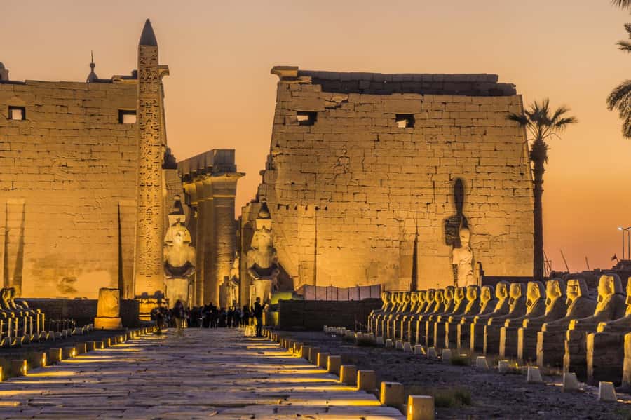 Luxor: Hot Air Balloon Ride with Full-Day Sights Tour - Getting Picked Up in Luxor and Getting to Takeoff Smoothly