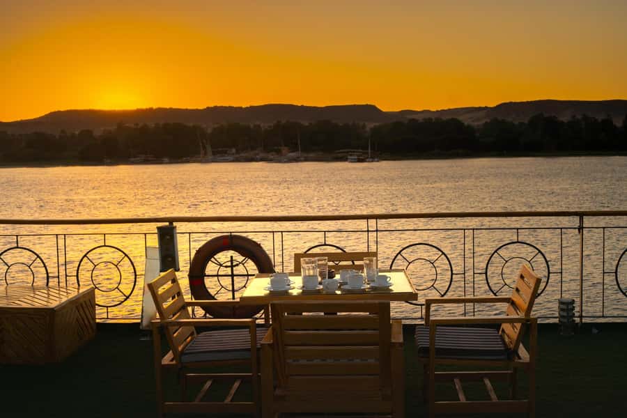 Luxor: One-night Nile Cruise to Aswan with Transfer - Day 2 in Aswan Style: Check Out, Leave Luggage, Enjoy the Sail