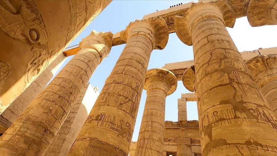 Luxor: Private East and West Banks Tour and Felucca Cruise - Colossi of Memnon: a quick stop with strong connections