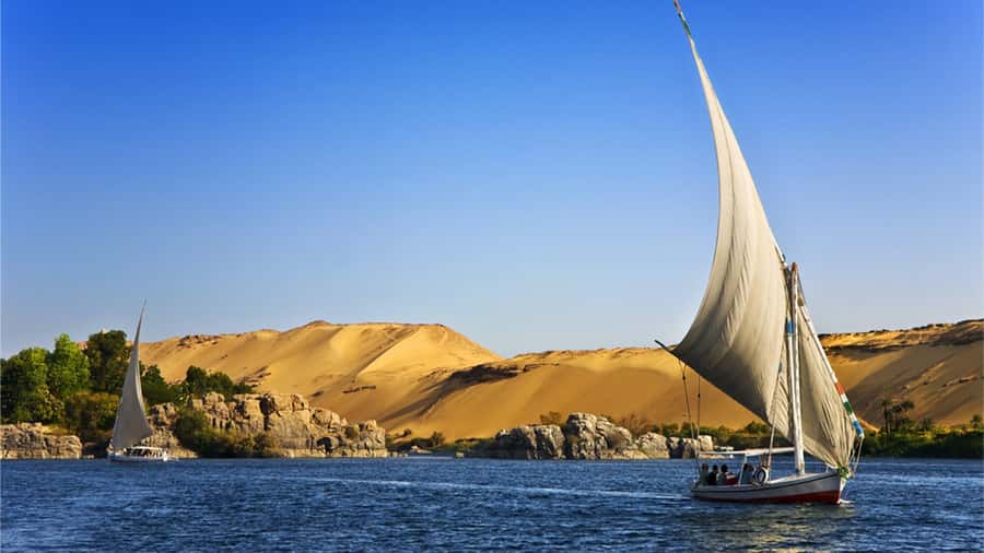 Luxor: Private Felucca Ride with Panoramic Nile Views - Boarding the Felucca: One Hour of Quiet, Panoramic Nile Views