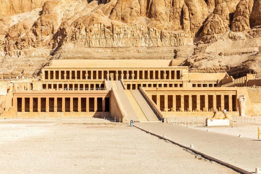 Luxor: Shared Full-Day Tour to Luxor West and East Banks - Lunch in Luxor: a needed reset between temples