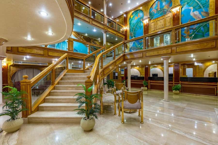 Sailing Nile cruise from Aswan to Luxor 2 nights - Day 3: Luxor Arrival, Easy Disembark, and Optional West/East Bank Plans