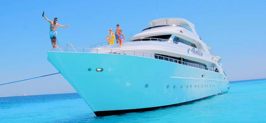 Sharm: Vip Snorkeling Cruise with international lunch - Stop 3: Stingray Station for a third shot at marine life