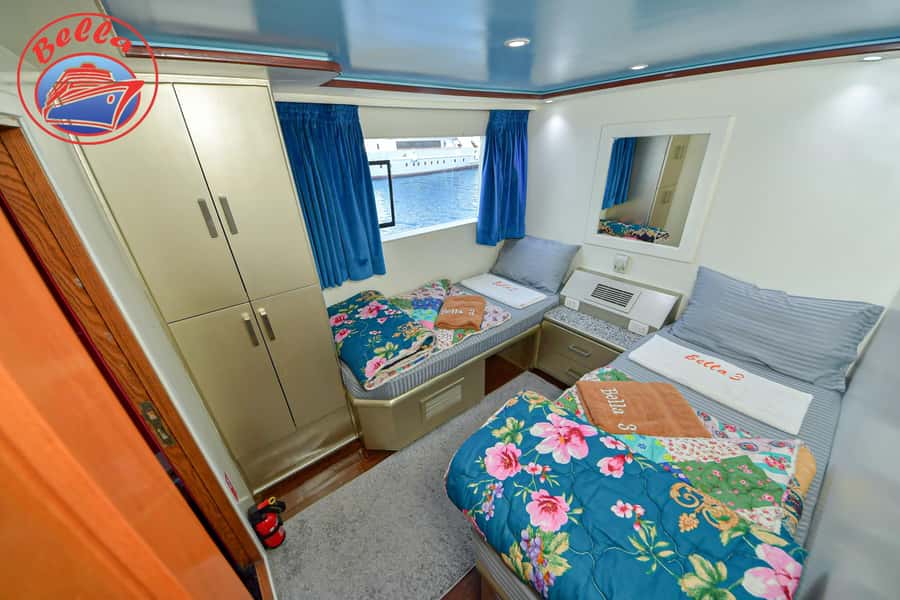 Sharm: Vip Snorkeling Cruise with international lunch - Crew service, and the photo upsell reality